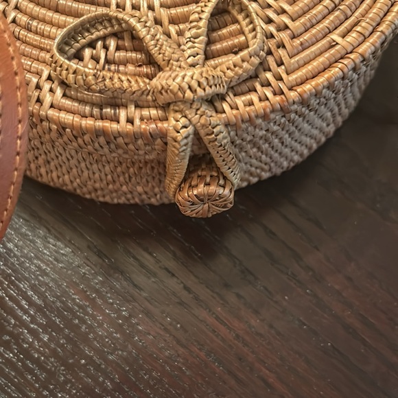 Round Rattan Crossbody - Picture 4 of 4